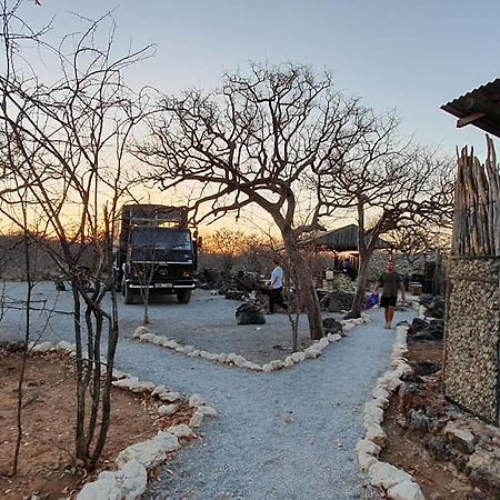 Etosha Village Campsite Окаукуехо Екстериор снимка