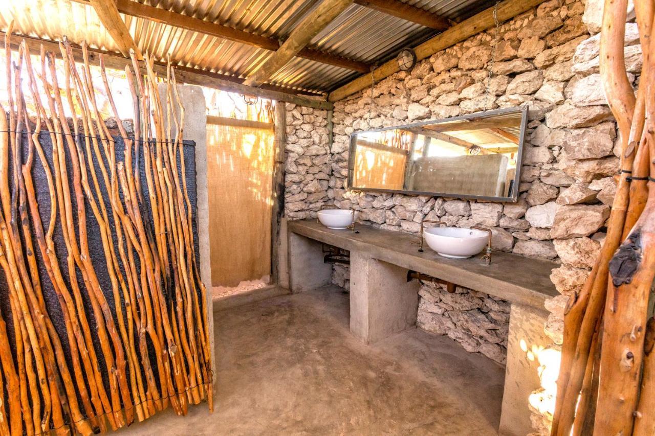 Etosha Village Campsite Окаукуехо Екстериор снимка