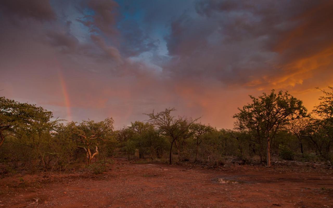 Etosha Village Campsite Окаукуехо Екстериор снимка