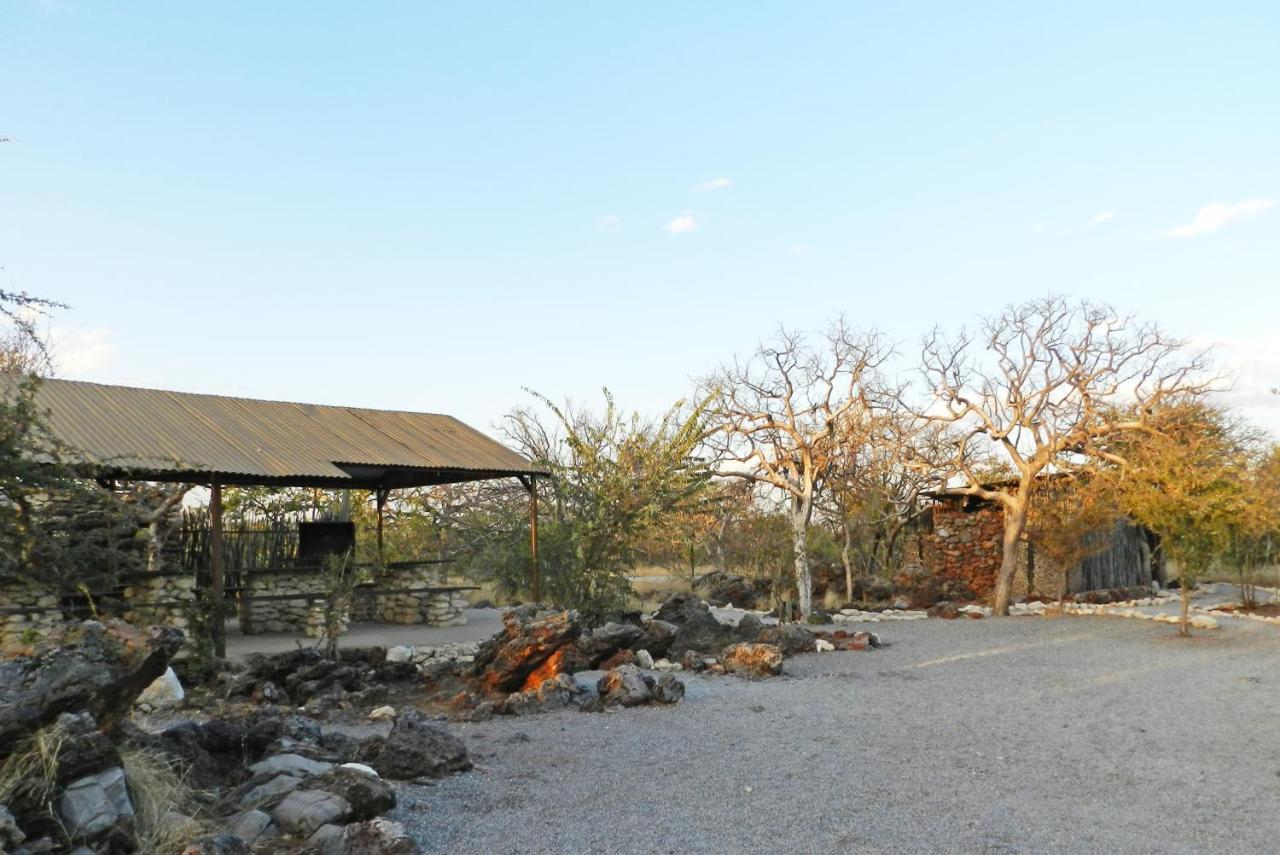 Etosha Village Campsite Окаукуехо Екстериор снимка