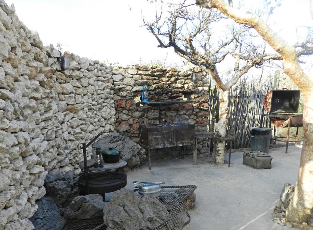 Etosha Village Campsite Окаукуехо Екстериор снимка