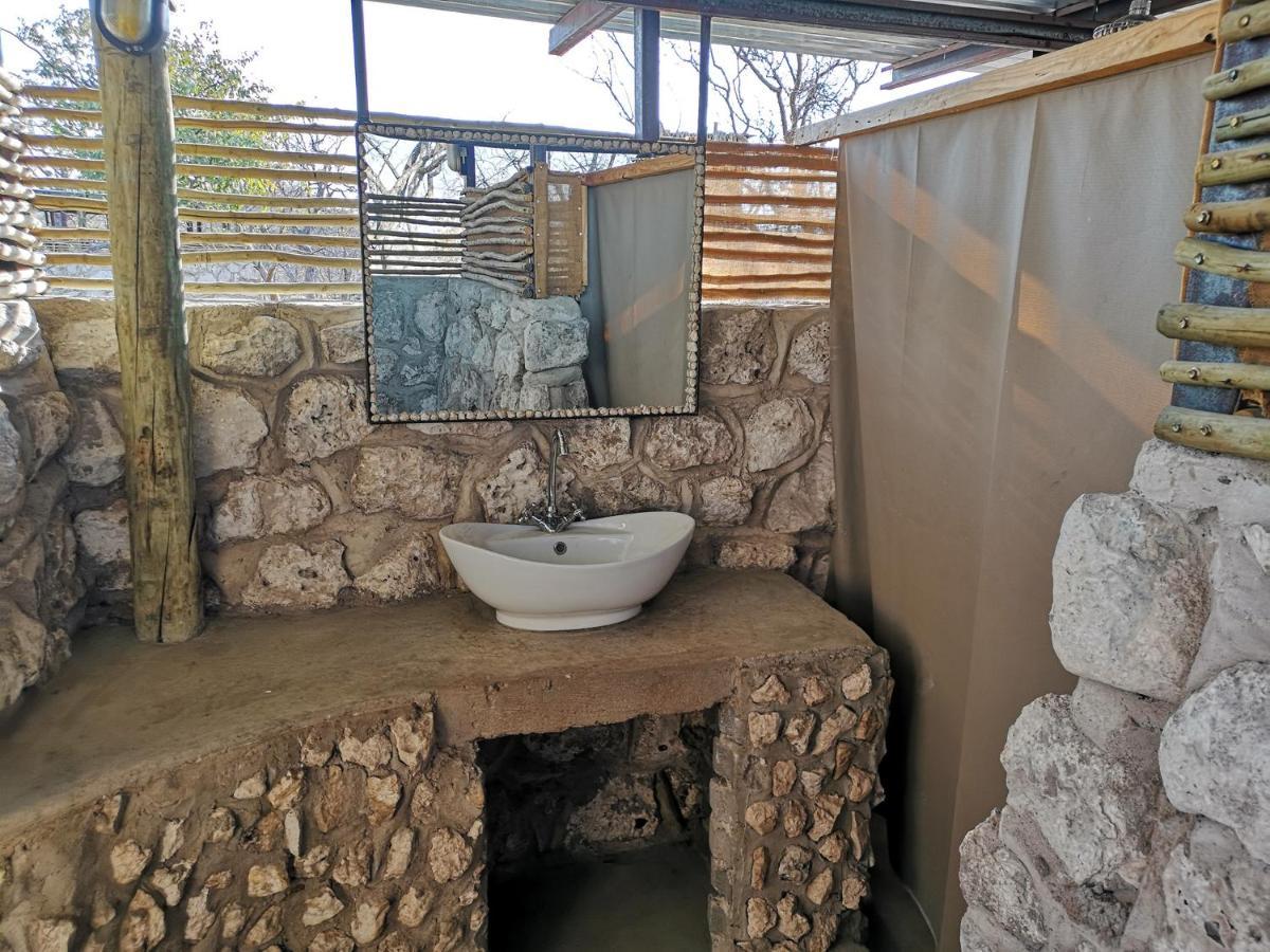 Etosha Village Campsite Окаукуехо Екстериор снимка