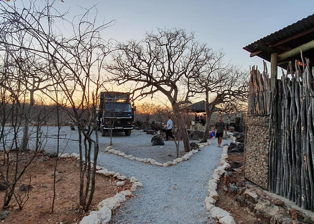 Etosha Village Campsite Окаукуехо Екстериор снимка