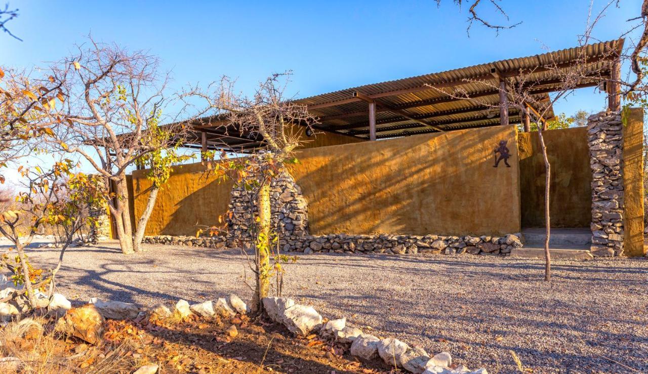 Etosha Village Campsite Окаукуехо Екстериор снимка